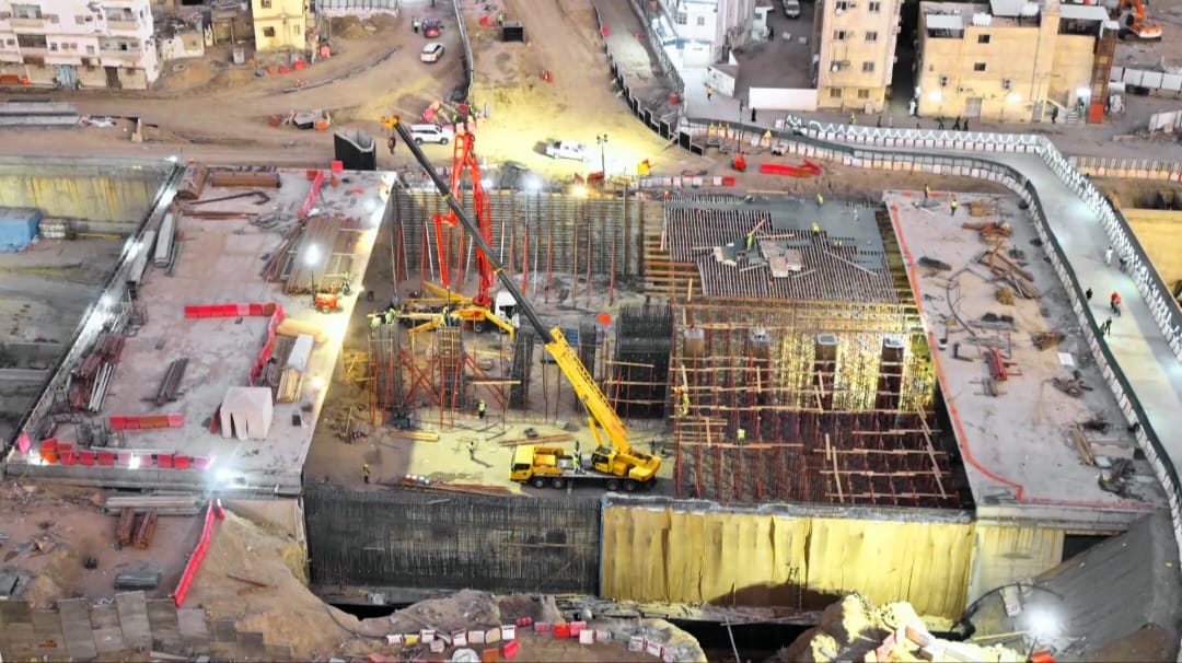 Night Operations: Round-the-Clock Construction Progress
